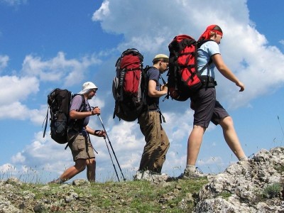TREKKING